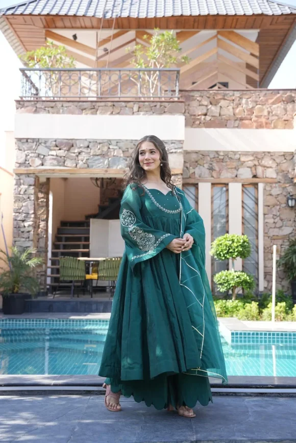 Alluring Green Chanderi Suit Set - Image 6