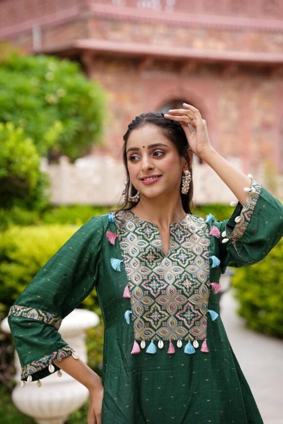 NETRA GREEN KURTA SET - Image 7
