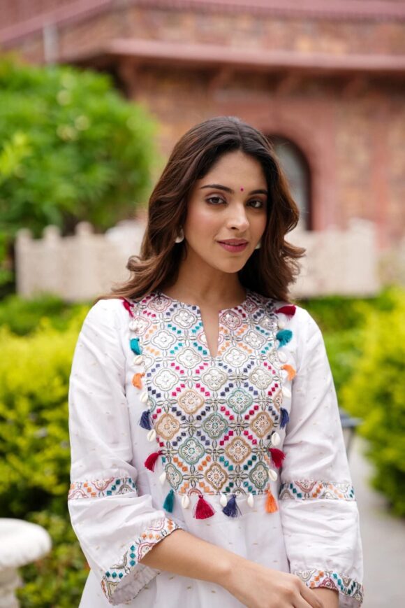 NETRA WHITE KURTA SET - Image 7