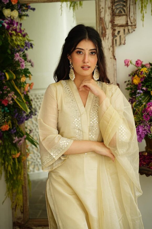 Nimisha elegant Cosmos set - Image 7