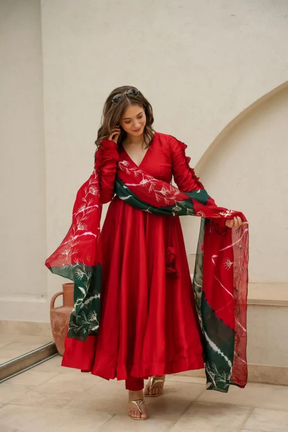Cardinal Red Suit Set - Image 7