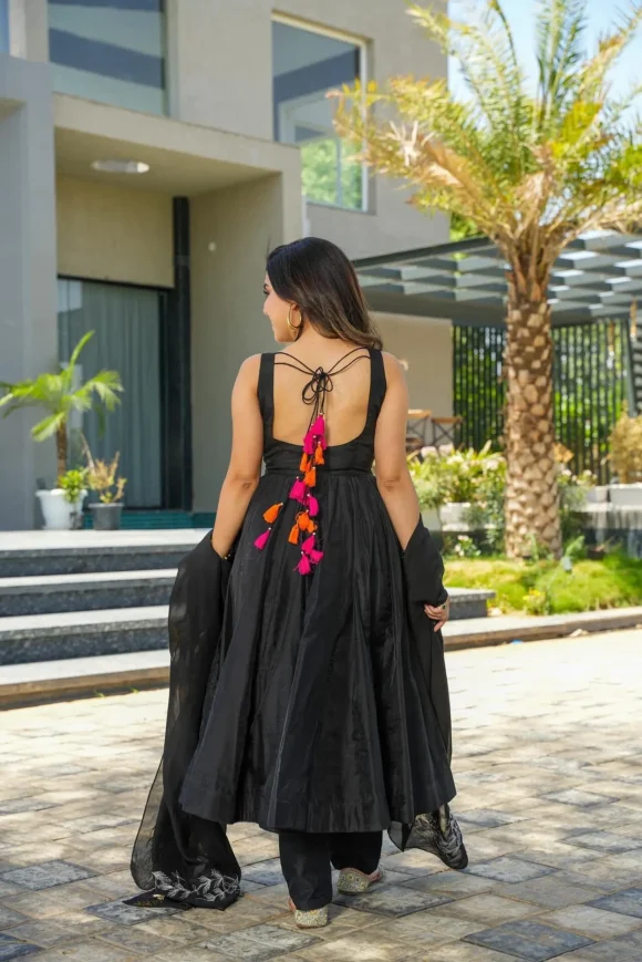 Embellished black chanderi suit set - Image 7