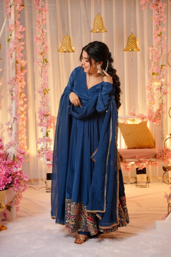 Embellished blue suit set - Image 7
