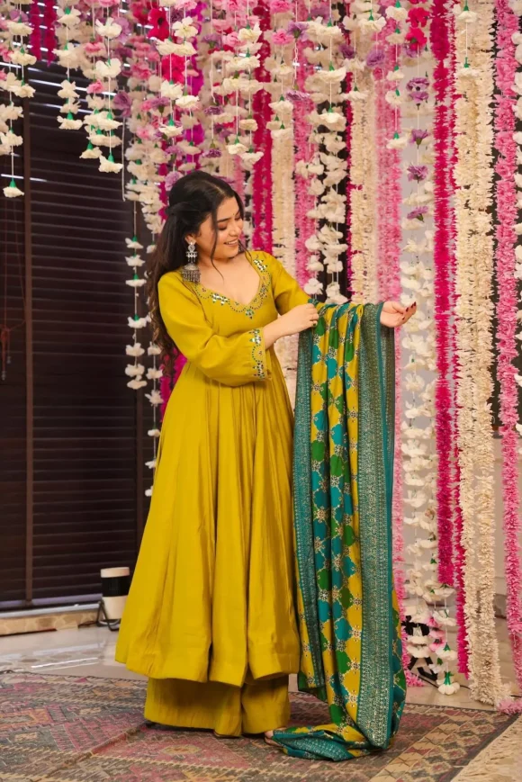 Jeevika muslin suit set - Image 7