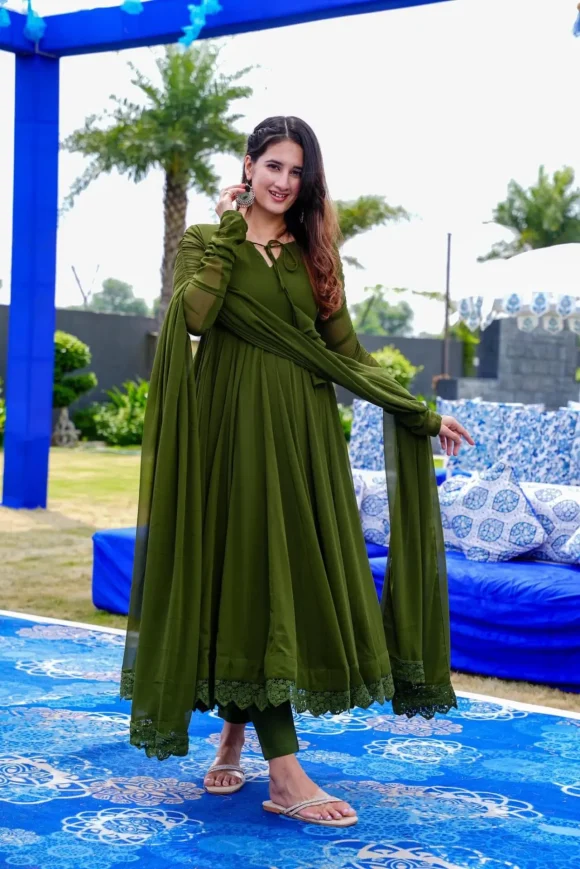 Lush green georgette suit set - Image 7