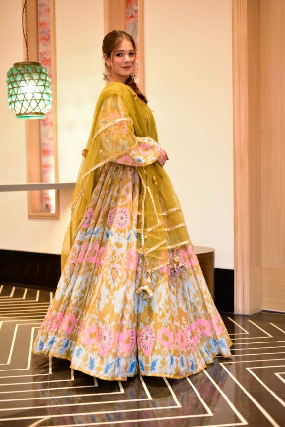Medallion floral lehenga choli - Image 2