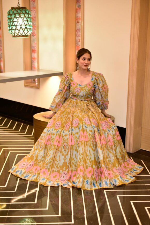 Medallion floral lehenga choli - Image 4