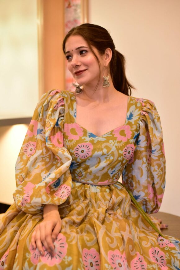 Medallion floral lehenga choli - Image 6