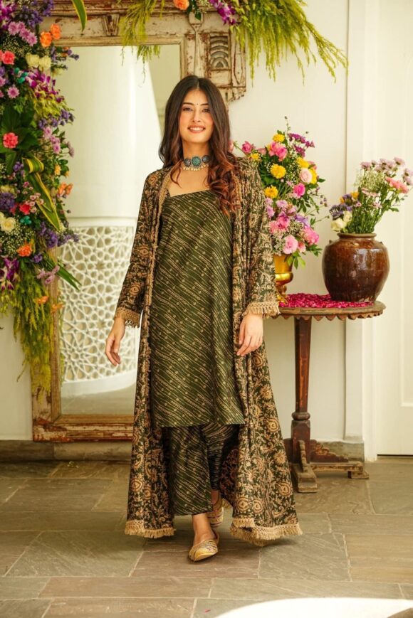 Zenia muslin kurta-shrug - Image 3