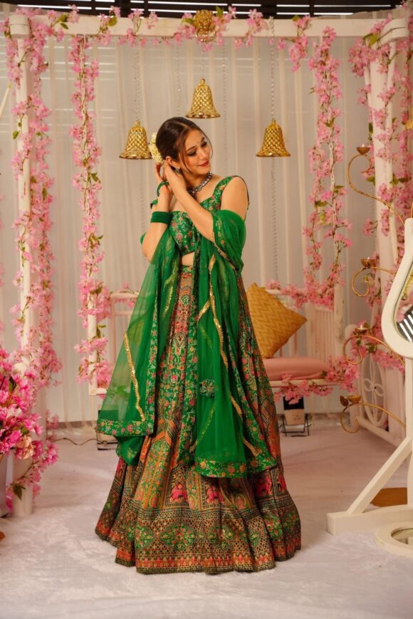 Royal green organza lehenga set - Image 7