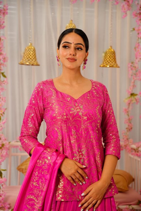 Sovereign pink lehenga choli set - Image 2