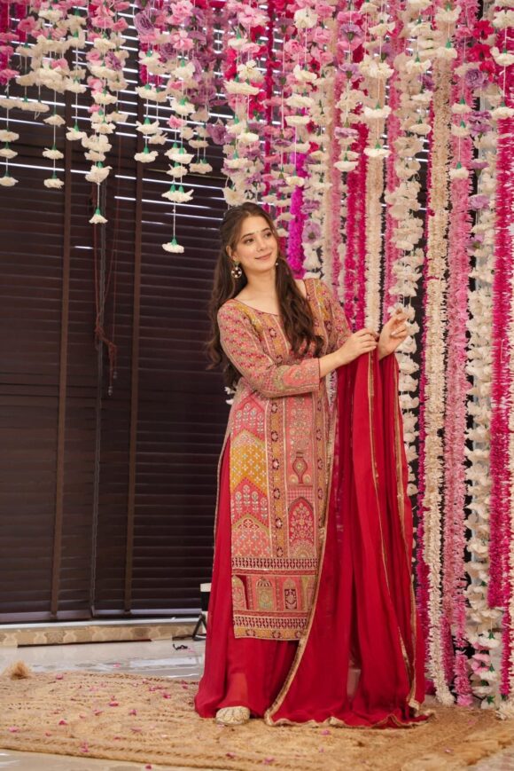 Scarlett horizon heavy embroidered suit - Image 5