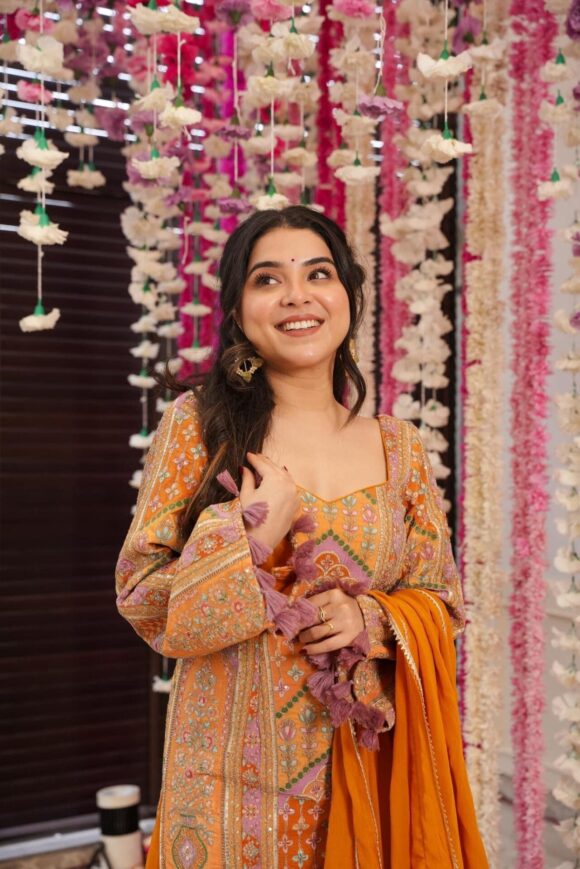 Sunset aura heavy embroidered suit set - Image 2