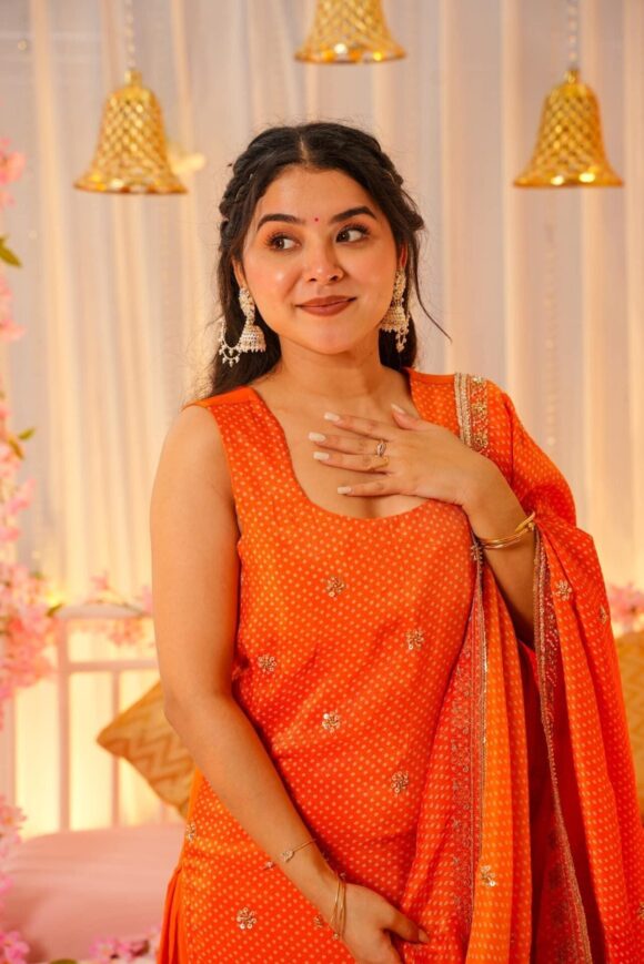 Saffron silk heavy suit set - Image 2