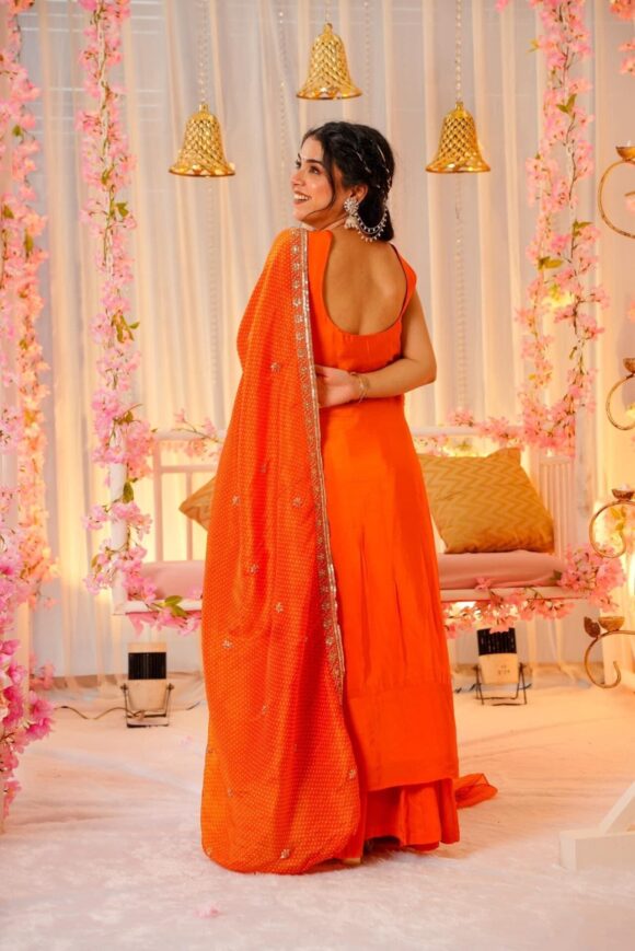 Saffron silk heavy suit set - Image 3