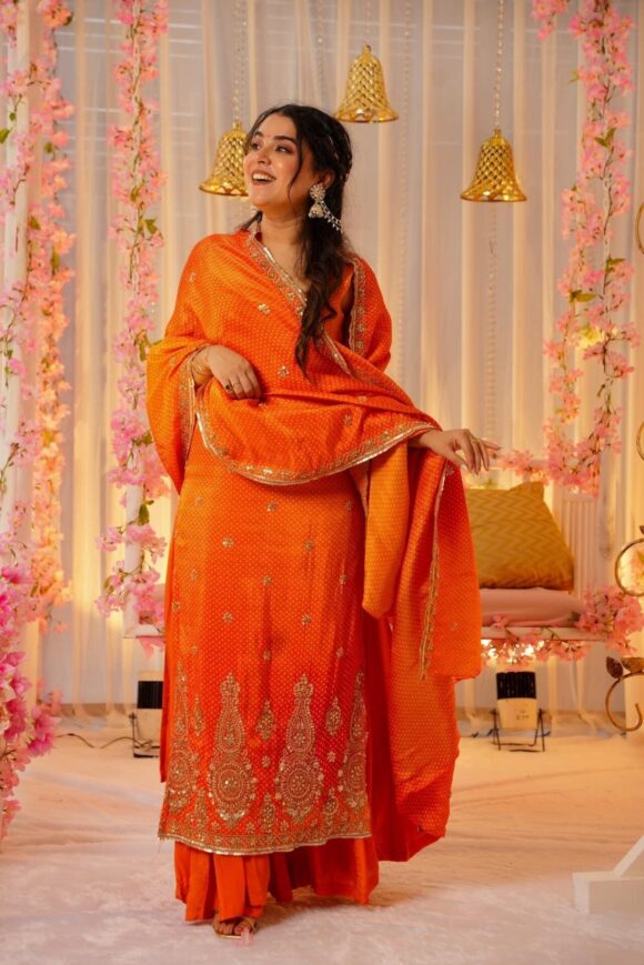 Saffron silk heavy suit set - Image 6