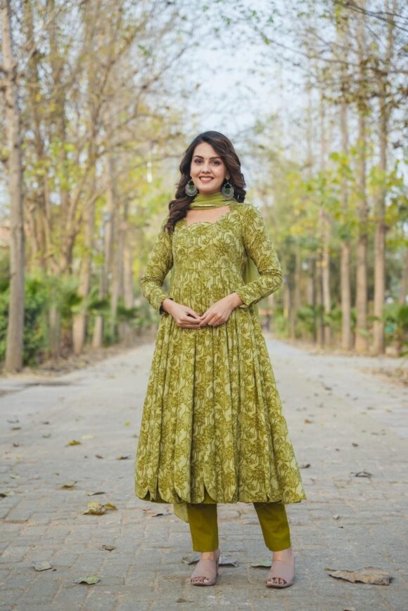 Rhea green rayon suit set - Image 3
