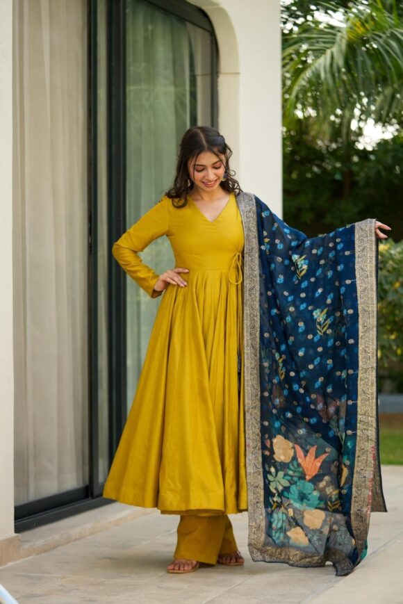 Nature’s Bliss silk suit set - Image 5