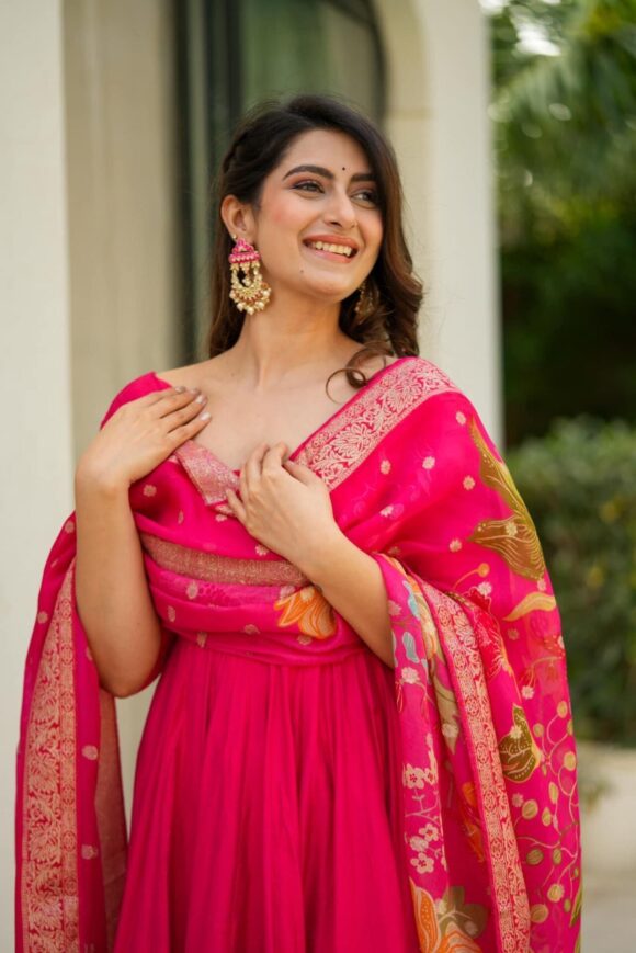 Ekantha pink silk suit set - Image 2