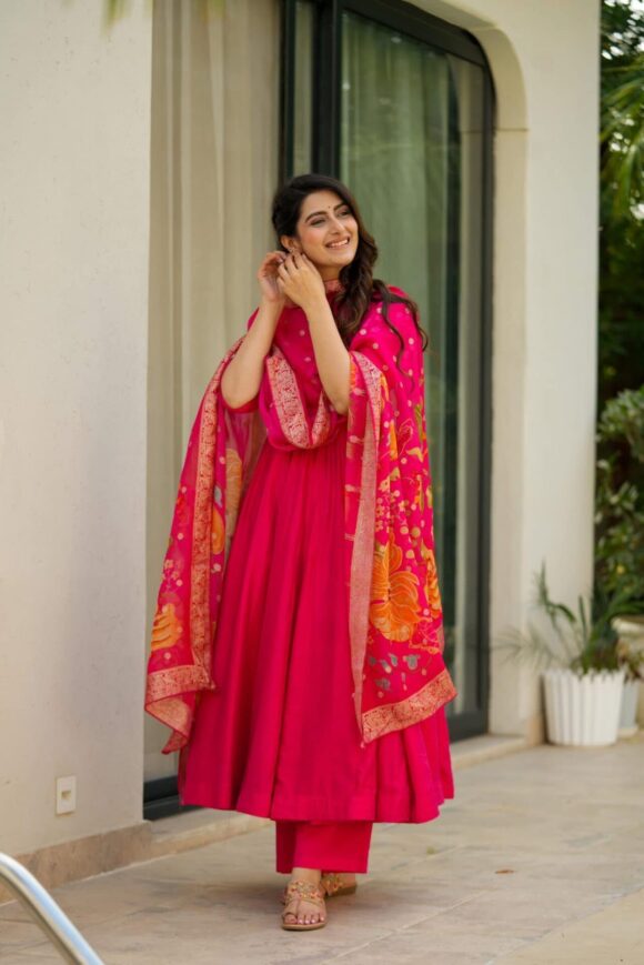 Ekantha pink silk suit set - Image 3