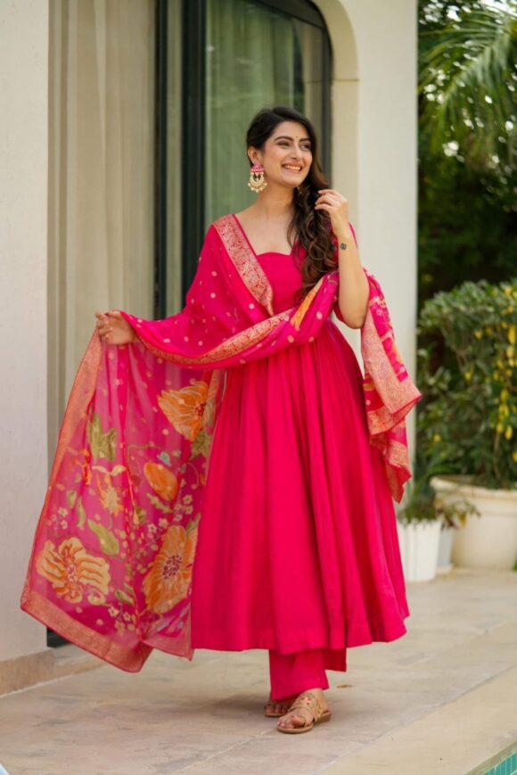 Ekantha pink silk suit set - Image 4