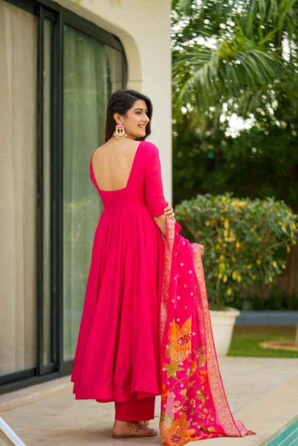 Ekantha pink silk suit set - Image 7