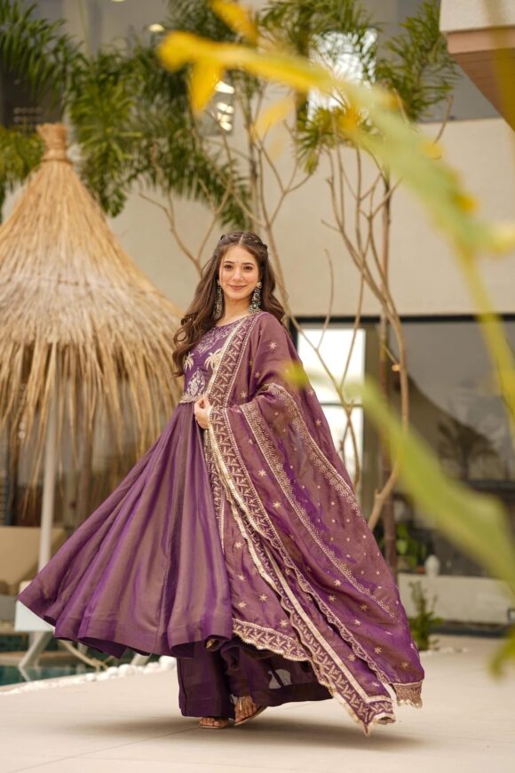 Ishani cosmos suit set - Image 5
