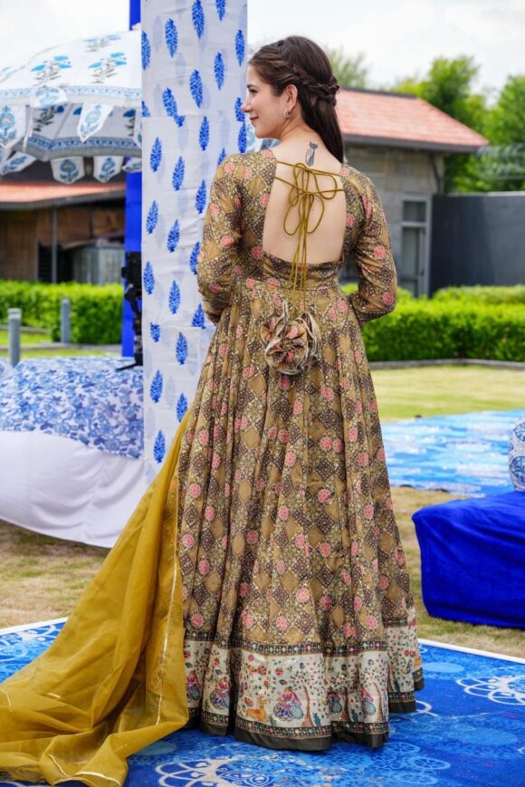 Devika embroidered heavy maxi set - Image 2