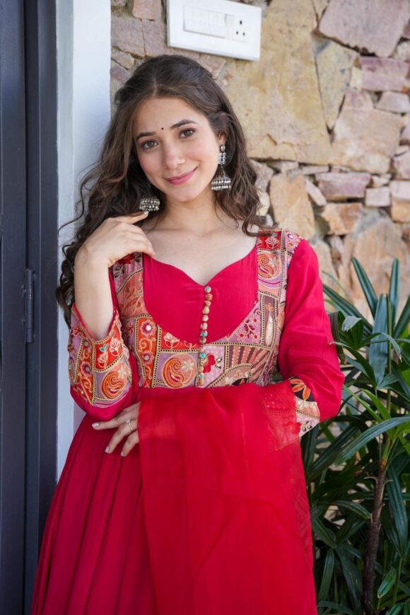 Adhira Crepe Suit Set - Image 2