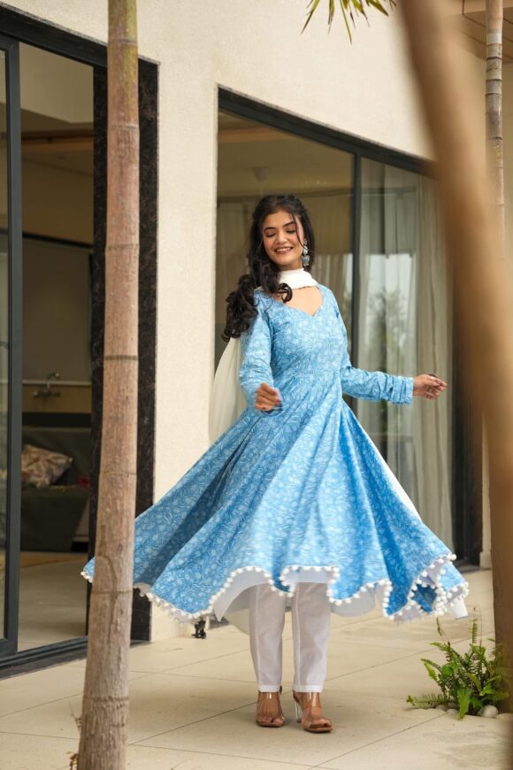 Carolina blue cotton suit set - Image 3