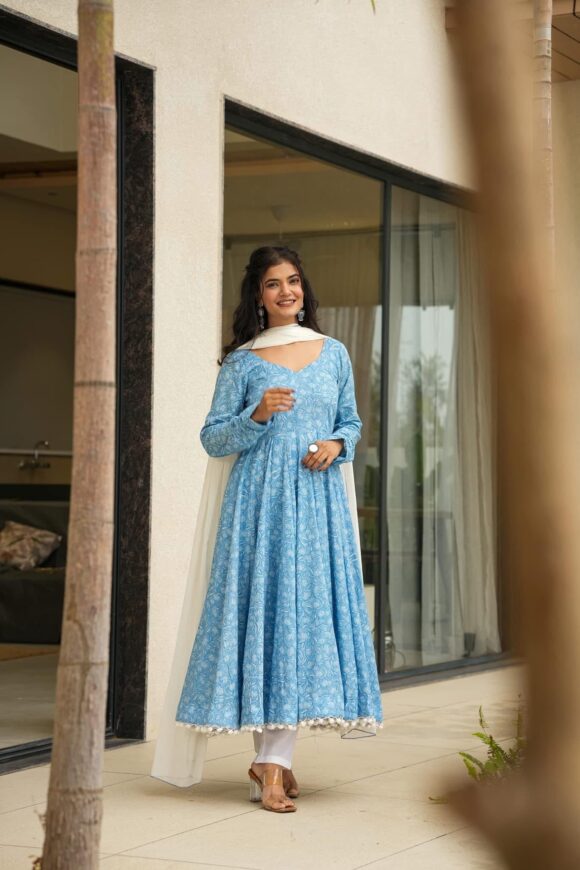 Carolina blue cotton suit set - Image 4