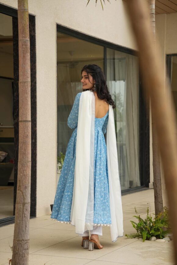 Carolina blue cotton suit set - Image 5