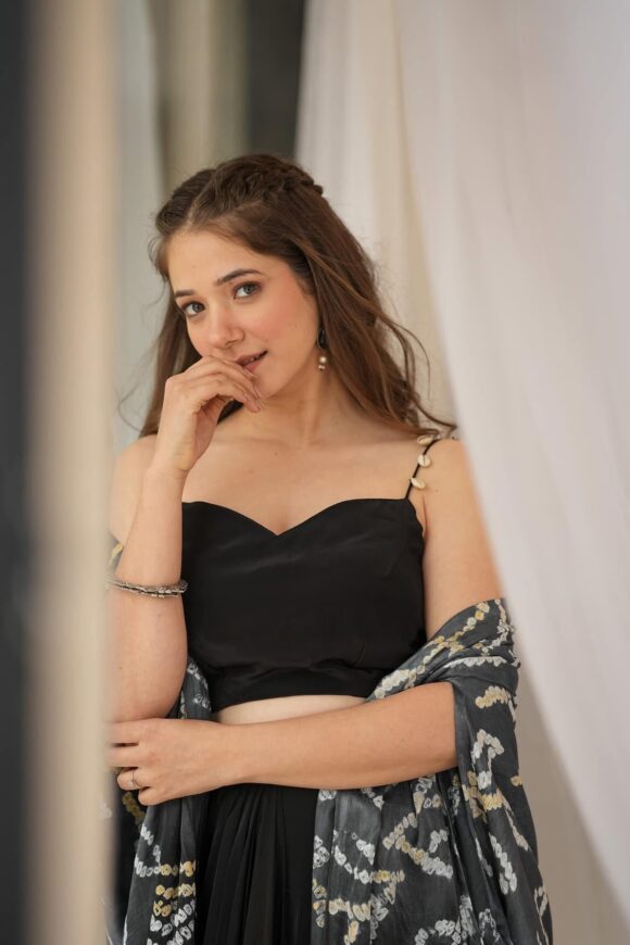 Raven black crepe shrug set - Image 8
