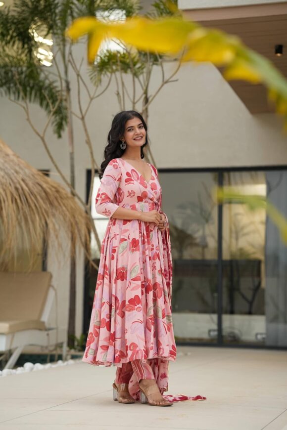 Vrinda floral pink suit set - Image 2