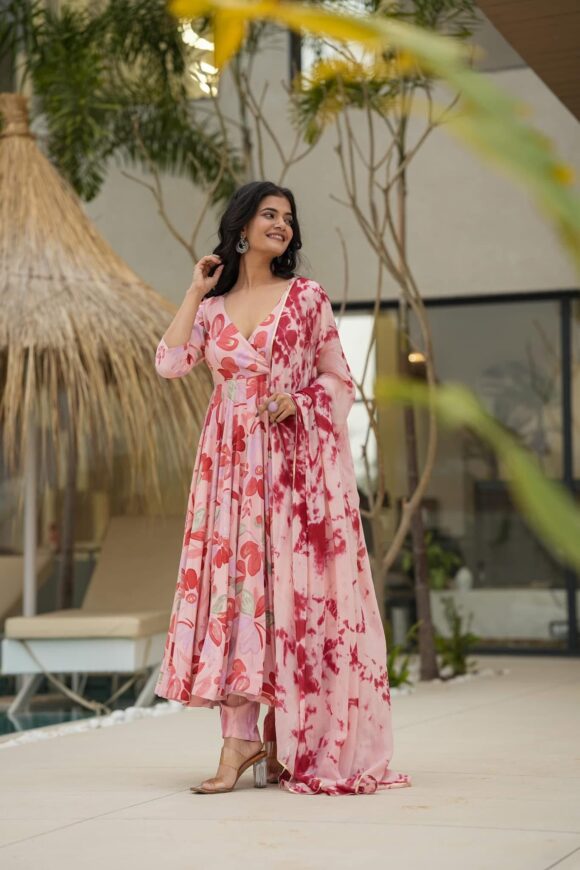 Vrinda floral pink suit set - Image 3