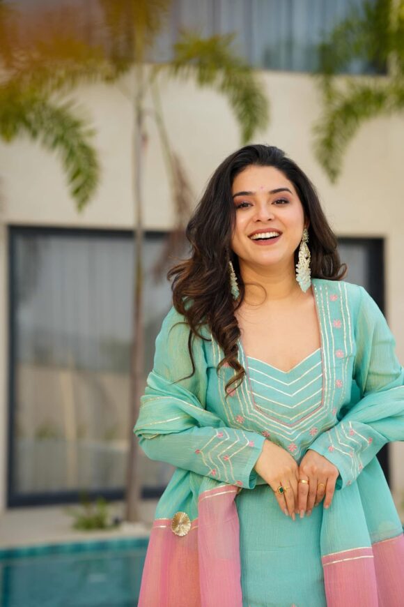 Cloudy Marshmallow cosmos kurta palazzo set - Image 7