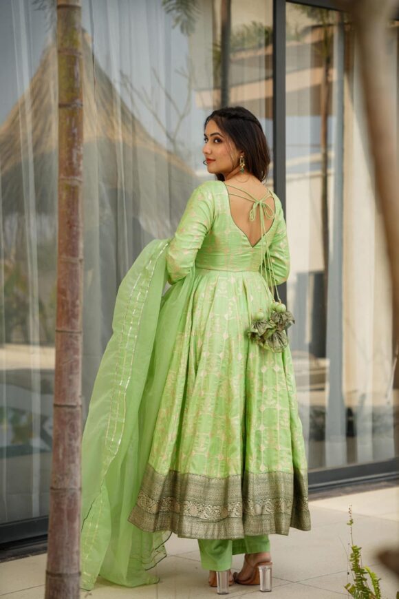 Tanishka Silk suit set - Image 4