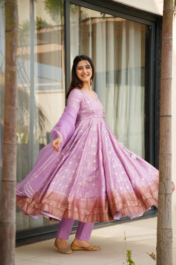 Manvi purple silk suit set - Image 4