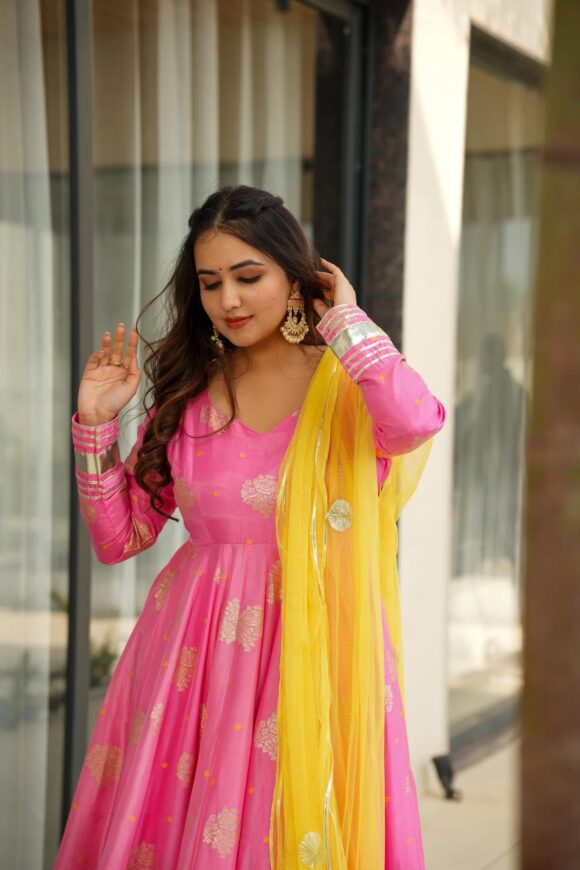 Midnight pink silk suit set - Image 2