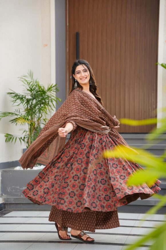 Sneha cotton angrakha suit set - Image 3