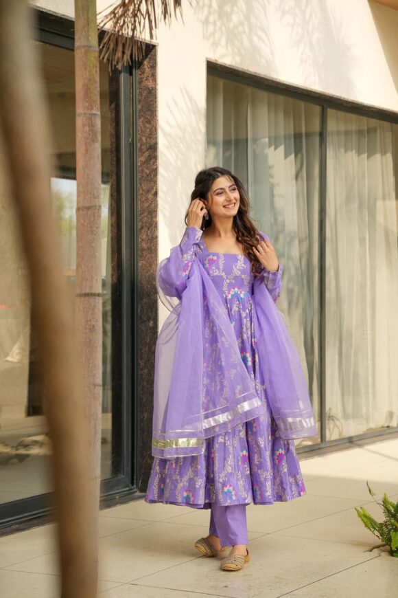 Violet crown silk suit set - Image 3