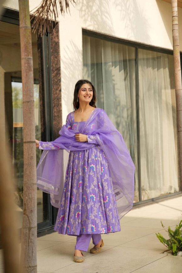 Violet crown silk suit set - Image 4