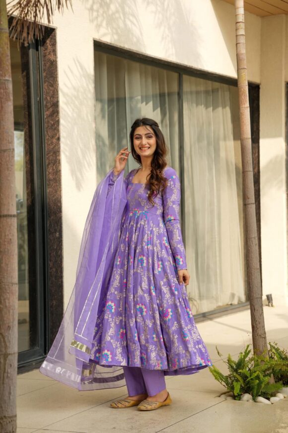 Violet crown silk suit set - Image 5