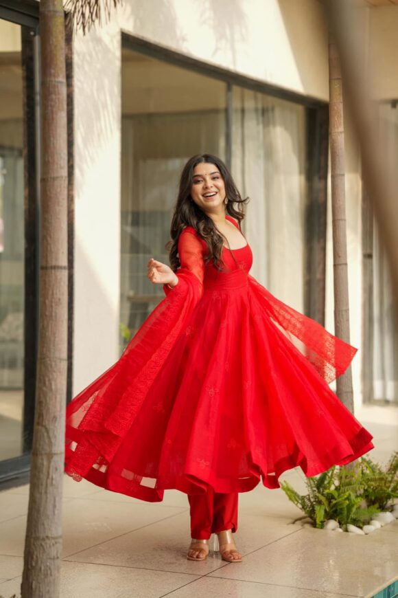 Velvet red organza suit set - Image 4