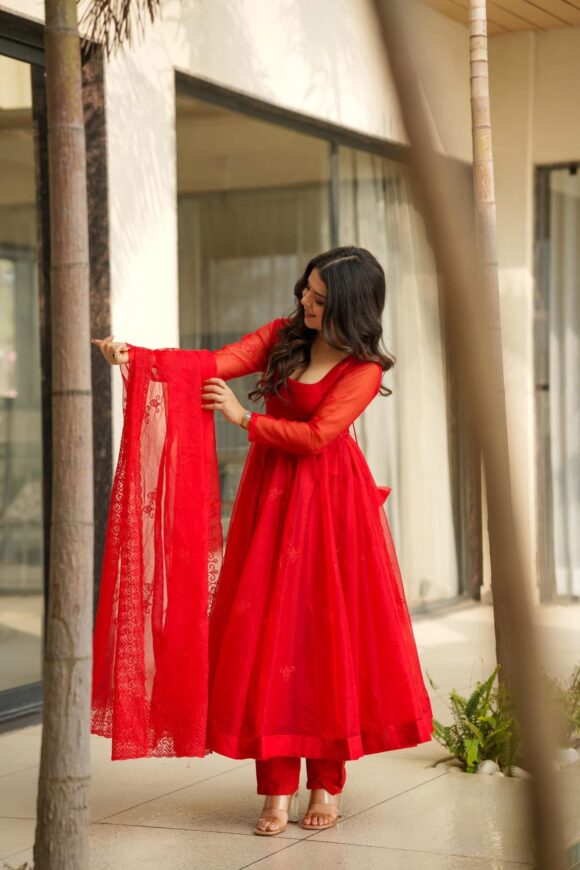 Velvet red organza suit set - Image 6
