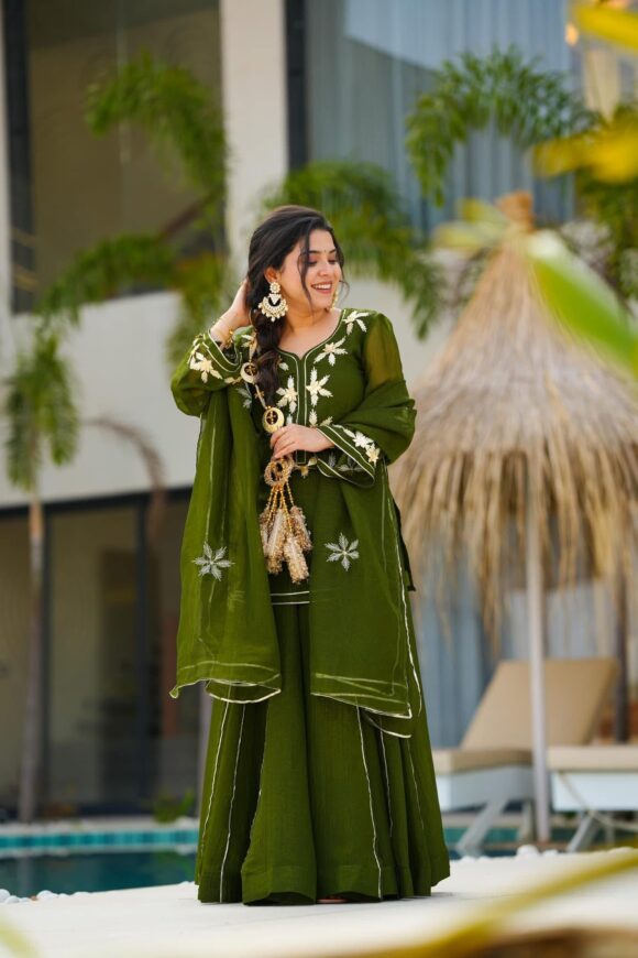Emerald green kurta palazzo set - Image 4