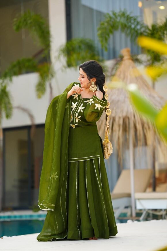 Emerald green kurta palazzo set - Image 5
