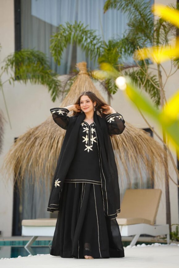 Heavenly Black kurta palazzo set - Image 3