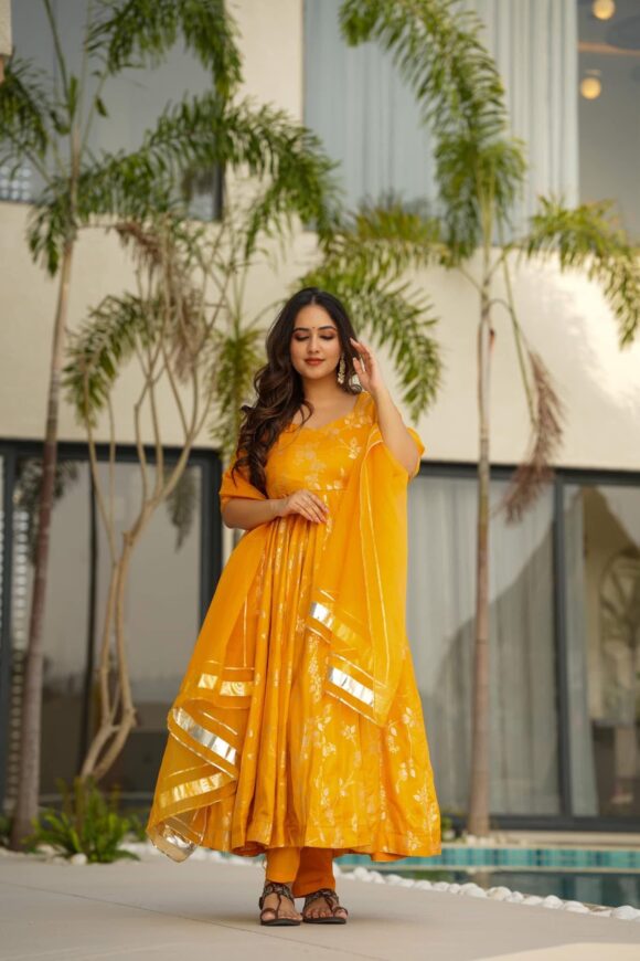Tropical mist silk suit set - Image 4