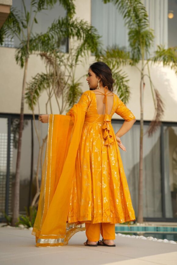 Tropical mist silk suit set - Image 6